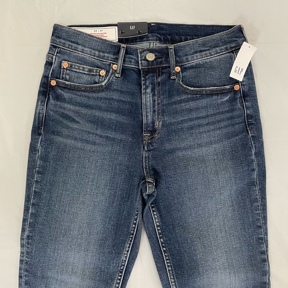 Gap vintage slim mid rise jeans, medium blue, size 28 (6) - Picture 2 of 7